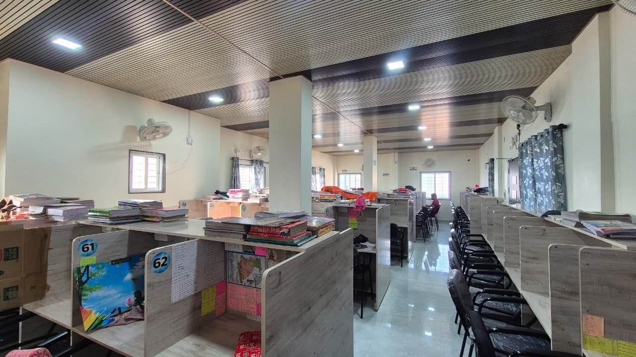 Yashashree Abhyasika study room in Satara with peaceful seating and study environment